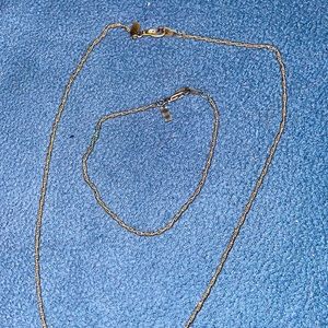 Gold covers neckless